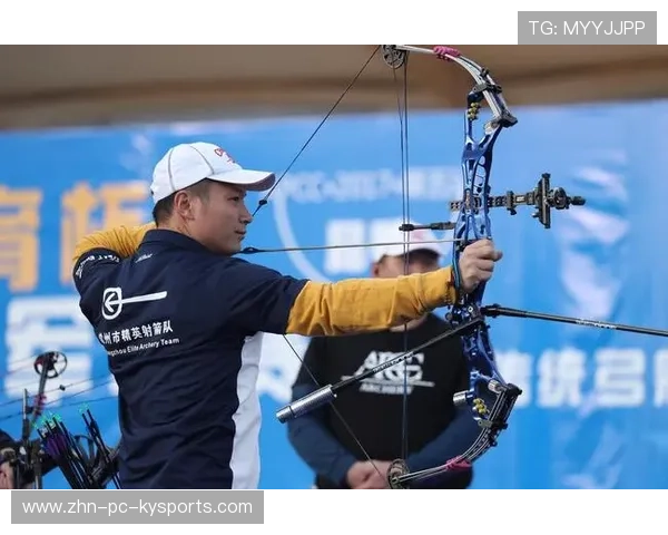 射箭比赛选手箭箭红心，被称为“活体瞄准器”