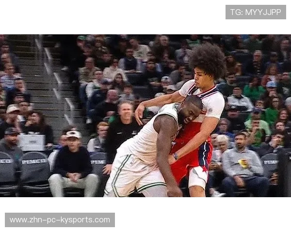 布朗回应发际线粉事件：沾上冠军印记该给我感谢卡